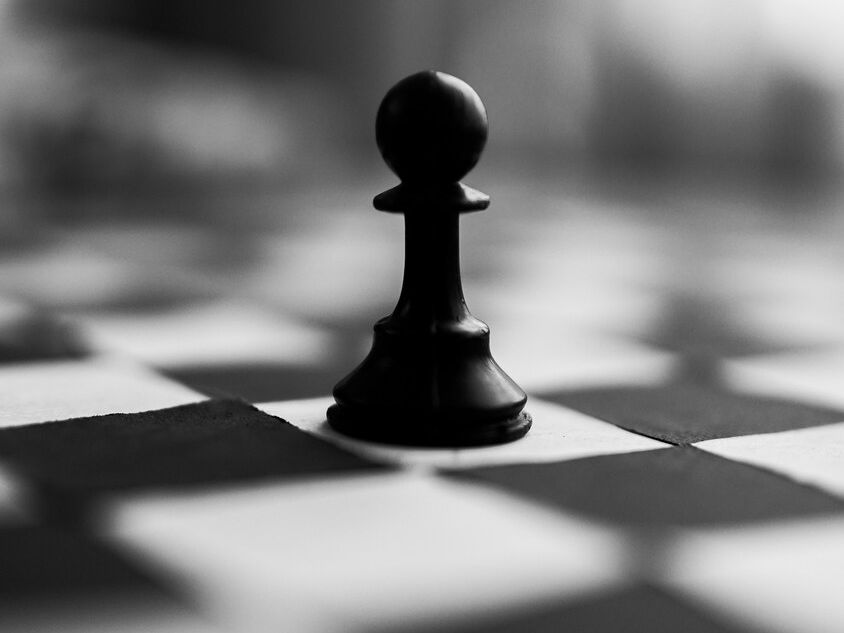 Zbuduj własnego AI stratega. Model 4 elementów pracy z AI.